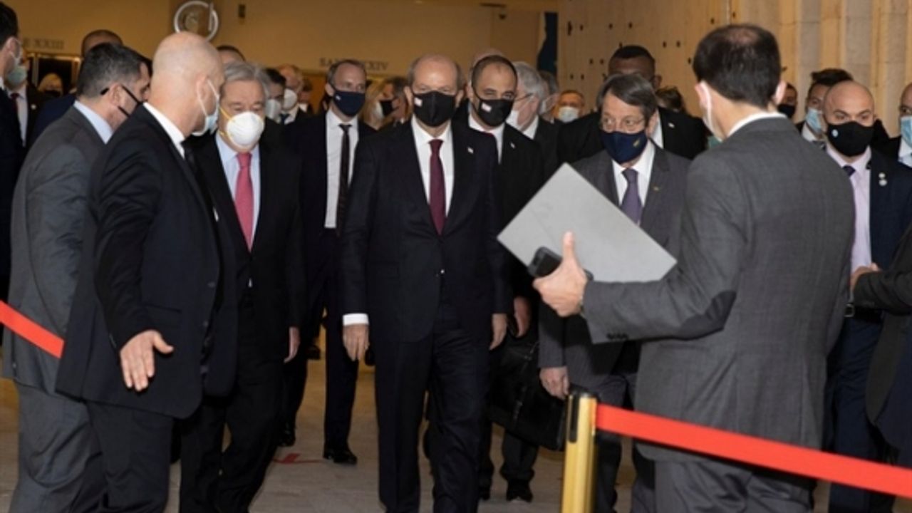 Tatar, siyasi parti liderlerini bilgilendiriyor