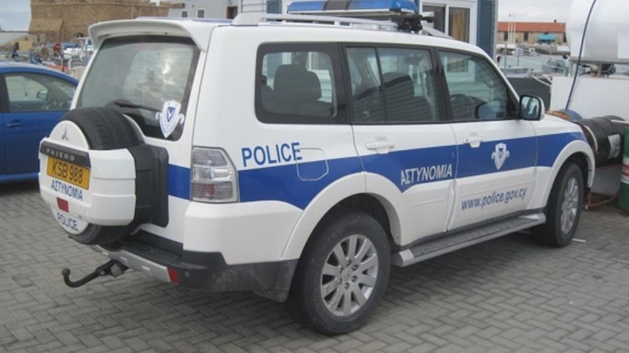 Rum polisinden Frontex'e kadın polis