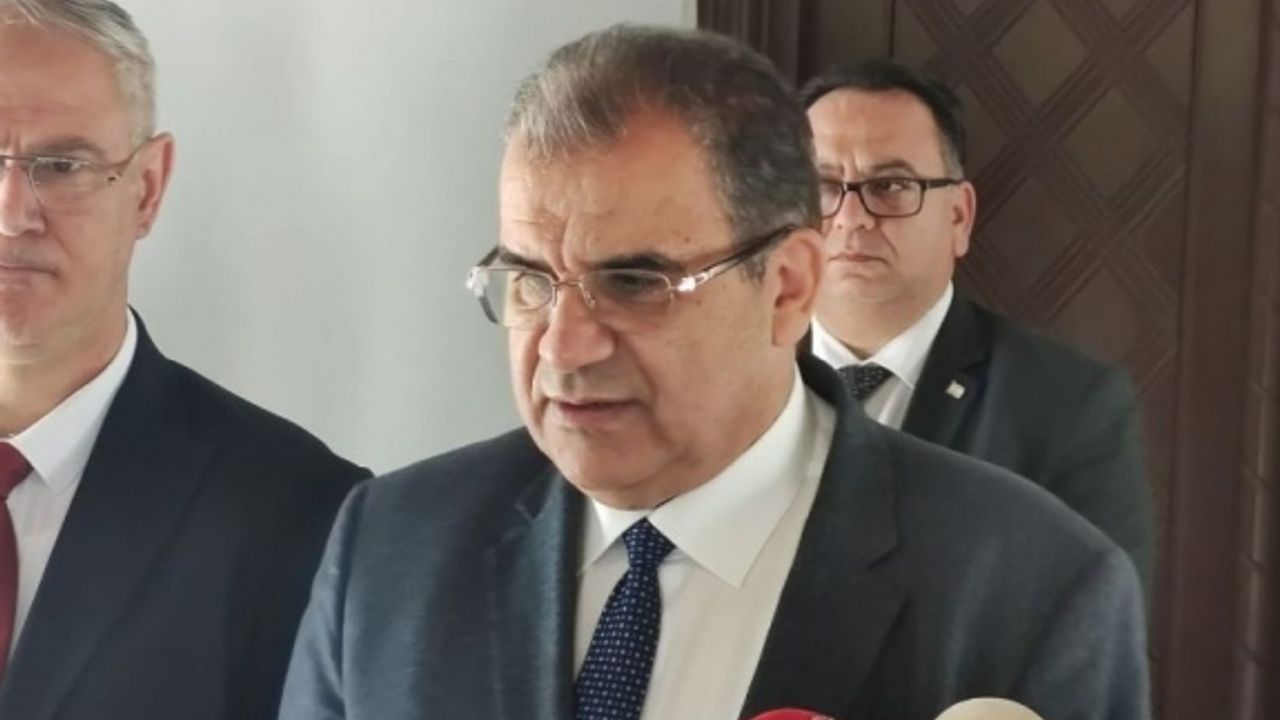 Başbakan Faiz Sucuoğlu Toplantı Sonrası Açıklama Yaptı