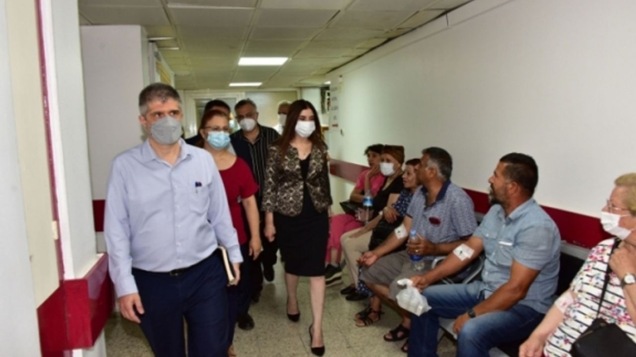 Altuğra, Lefkoşa Dr. Burhan Nalbantoğlu Devlet Hastanesi’ni Ziyaret Ederek, İncelemelerde Bulundu