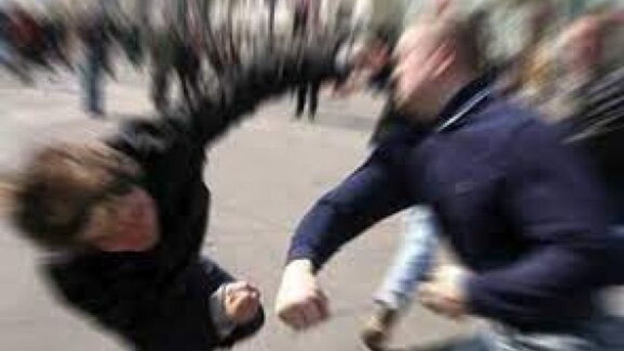 İskele'de Yaşanan Kavgada Bir kişinin Burnu Kırıldı