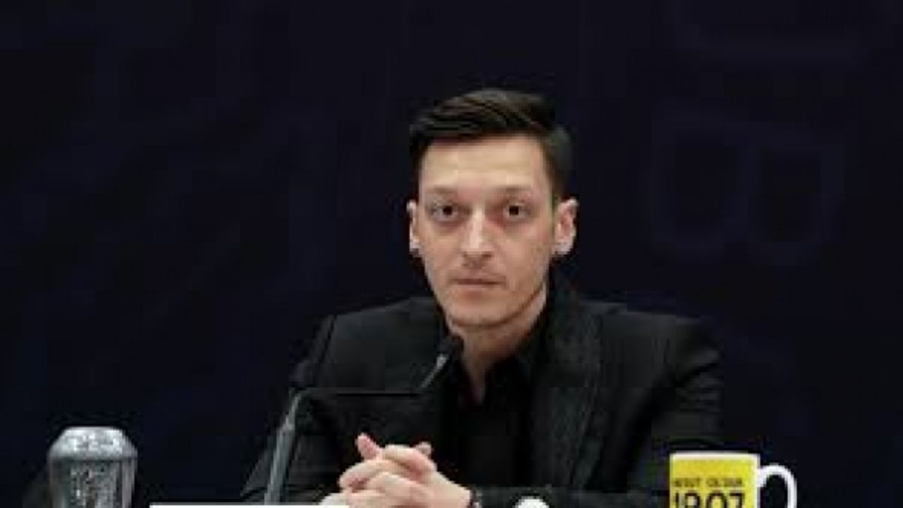 Mesut Özil: Fenerbahçe'den Başka Bir Takımda Kariyerimi Noktalamayacağım