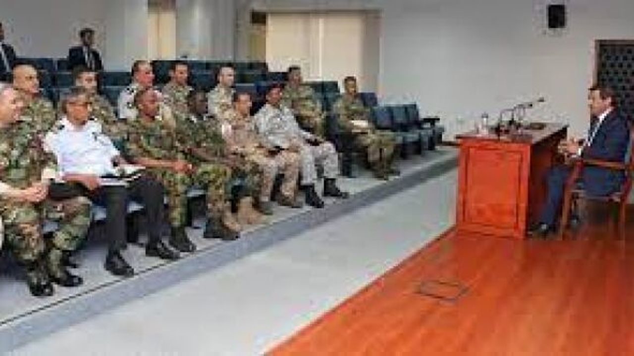 Tahsin Ertuğruloğlu Konuk Askeri Ataşelere Kıbrıs Konusunda Brifing Verdi