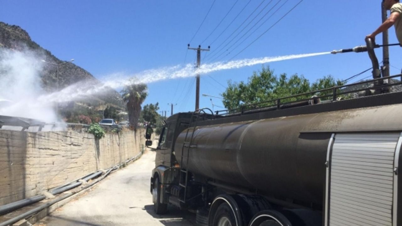 Lefkoşa-Girne Anayolunda Yanan Araca İlk Müdahaleyi, GKK Karargah Birliği Yaptı