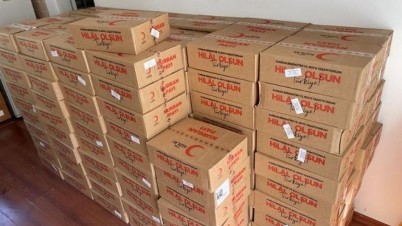 Türk Kızılay, KKTC'deki İhtiyaç Sahibi 2 Bin Aileye Kurban Eti Dağıttı!