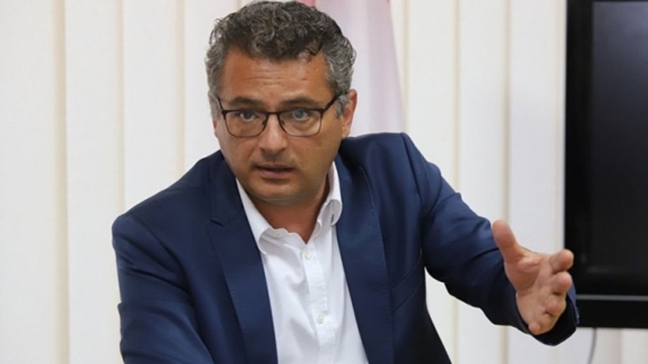 "Kaos üstüne kaos eklemeye devam ediyorlar"
