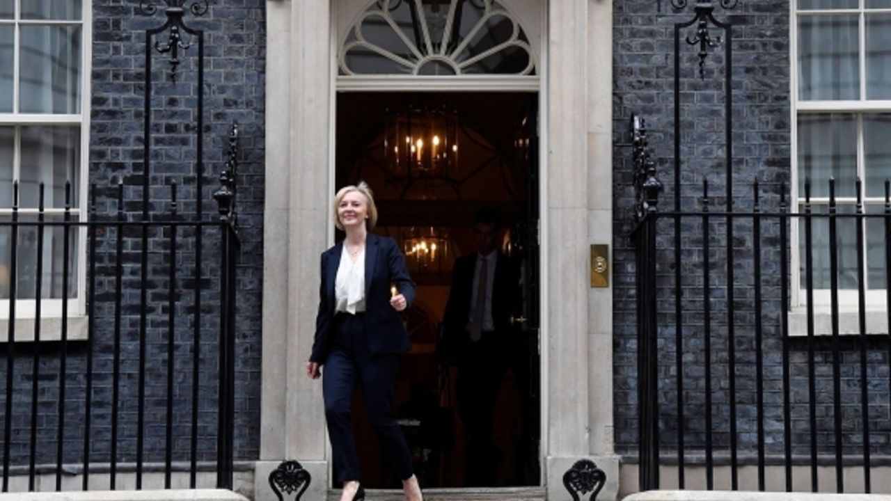 İngiltere Başbakanı Liz Truss, görevinden istifa ettiğini duyurdu