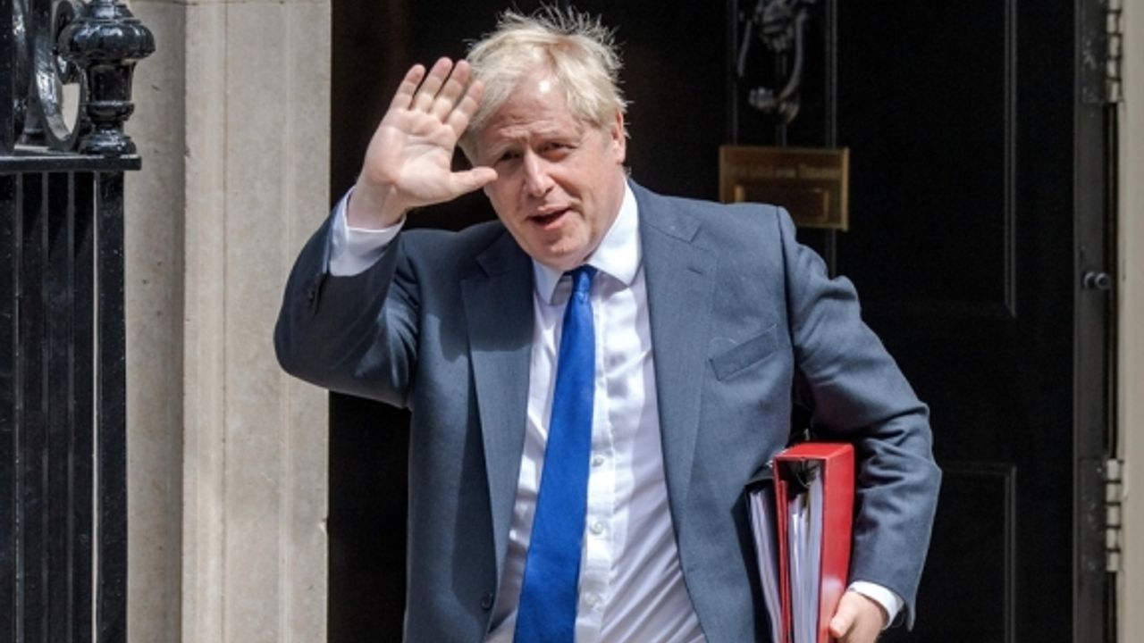 Johnson, Muhafazakar Parti liderlik yarışından çekildi