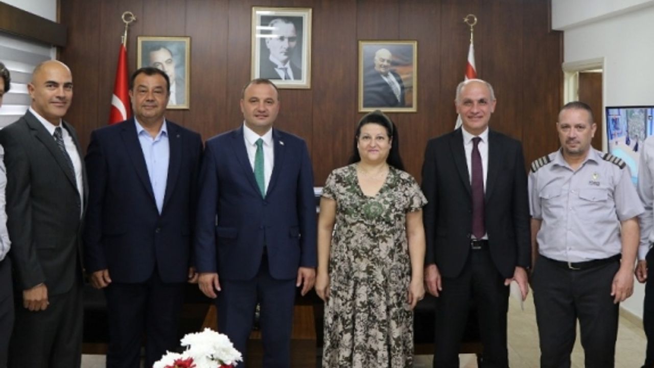 Maliye Bakanı Şan, üstün gayret ve başarı gösteren 6 gümrük personelini ödüllendirdi