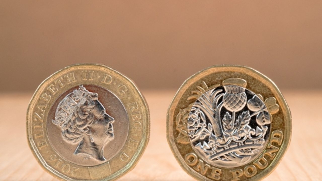 Sterlin 22,15 liradan, euro 19,18 liradan işlem görüyor