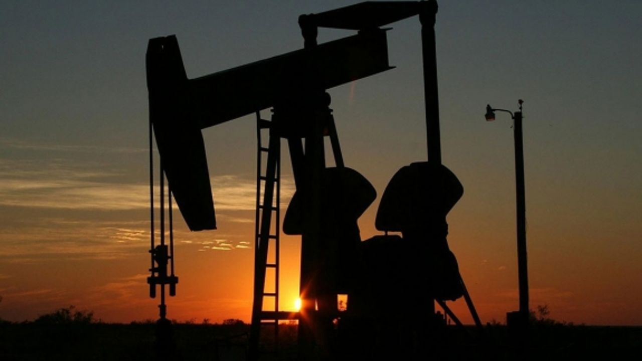 Brent petrolün varil fiyatı 82,77 dolar