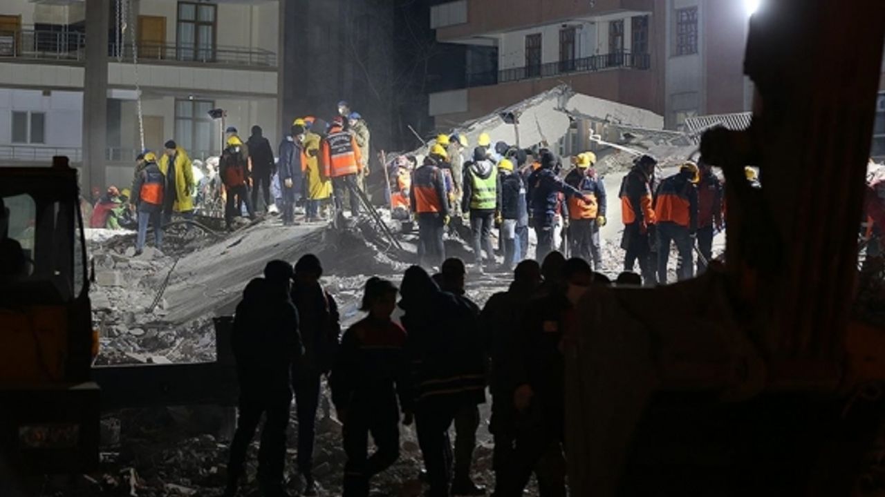 Can kaybı 6 bin 957'ye yükseldi!