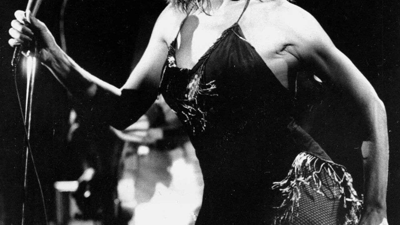 "O, müziği ve yaşama olan sınırsız tutkusuyla dünya çapında milyonlarca hayranını büyüledi ve yarının yıldızlarına ilham verdi"