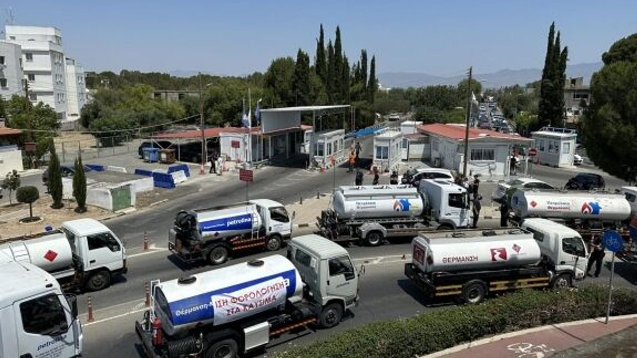 Güney'deki akaryakıt istasyonu sahipleri Metehan'da eylem yaptı