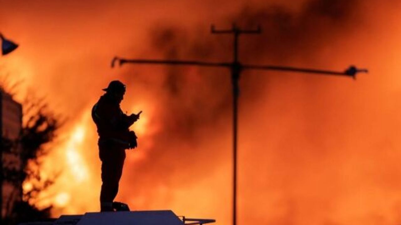 Meksika'daki orman yangını 7 bin 451 hektarlık alanda etkili oluyor