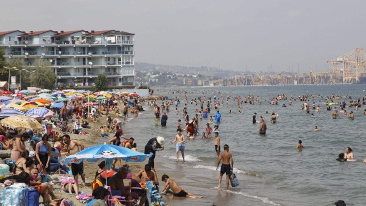 Sıcak havada deniz ve havuzlarda enfeksiyon riski