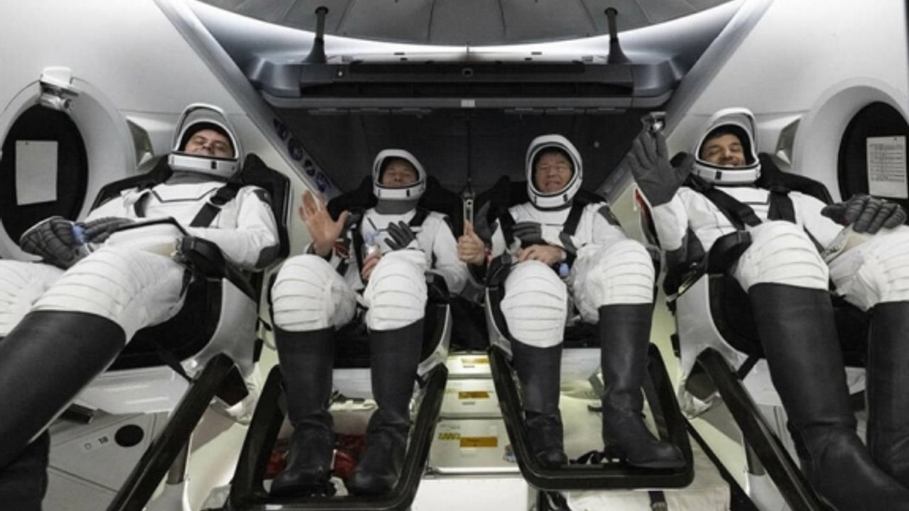 NASA ve Space X'in "Crew-6" görevini tamamlayan 4 astronot, Dünya'ya döndü