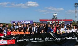 Melekler yeşil sahalarda da yaşatılıyor