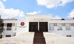 Tarihe tanıklık eden binaya veda… KKTC Cumhuriyet Meclisi’nde bir devir sona erdi