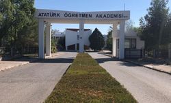 Atatürk Öğretmen Akademisi öğrencileri değiştirilen öğretmenlik sınav tüzüğünün geri çekilmesini istedi