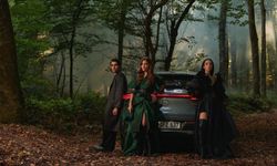 Özlem Süer İlkbahar-Yaz 2021 Koleksiyonunu Mercedes-Benz Fashion Week Istanbul’da Tanıttı