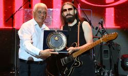 Emre Fel Güzelyurt Portakal Festivali'nde konser verdi
