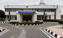 Gazimağusa'da üzerinde uyuşturucu bulunan ve ülkede kaçak kaldığı belirlenen kişi tutuklandı