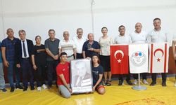 Güreşseverler Derneği, 20.Rifat Şener Güreş Hizmet Ödülü'nü Reşat Tekin'e verdi