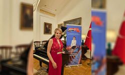 Piyanist Rüya Taner, Kahire'deki resitalde sanatseverlerle buluştu