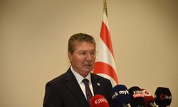 Başbakan Üstel: 'Bizim görüşümüz net. Çözüm egemen eşit iki devletten geçer'