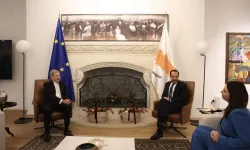 Johannes Hahn dün Hristodulidis'le görüştü