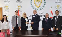 Milli Eğitim Bakanı Çavuşoğlu, Namık Kemal Lisesi ve İstanbul Vefa Lisesi öğrencilerini kabul etti