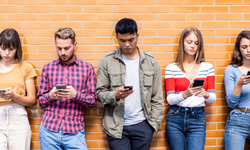 Z kuşağı dünyayı 'korkutucu bir yer' olarak görüyor