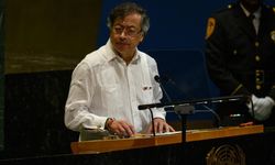 Kolombiya Cumhurbaşkanı Petro: 'Şu anda Caracas bombalanıyor'