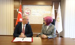 Hasipoğlu, Dijital Dünyada Çocuk Hakları Sözleşmesi'ni imzaladı