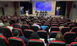 AB Bilgi Merkezi 'Bilimde Yapay Zekâ' paneli düzenledi