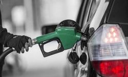 Akaryakıt fiyatlarına 4 TL zam: