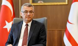 'Mesleklerini büyük bir özveriyle icra eden tüm hekimleri, sağlık çalışanlarını yürekten kutluyorum'