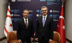 Türkiye İletişim Başkanı Duran, Dışişleri Bakanı Ertuğruloğlu ile bir araya geldi