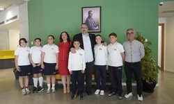 23 Nisan İlkokulu öğrencileri Girne Belediye Başkanı Şenkul'u ziyaret etti