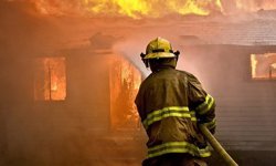 Alsancak, Zeytinlik ve Gemikonağı'ndaki yangınlar maddi hasara neden oldu