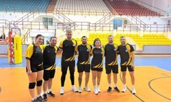 DAÜ Şampiyon Melekler Voleybol Anı Tunuvasında Yarı Finalistler Belirlendi