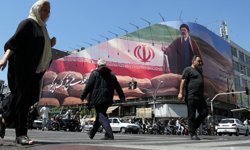 İran, ABD'nin deniz ablukasına karşılık Hürmüz Boğazı'nı yeniden kapattı