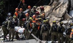 İran'ın misillemesinin ardından, Hayfa'da enkaz altında kalan 4 kişinin cesedine ulaşıldı