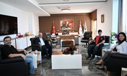 Şampiyon satranç oyuncusu Emre Şeb, Özçınar'ı ziyaret etti