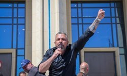 Serdaroğlu: 'Pazartesi gününe ertelenen yasa tasarısına karşı Meclis önünde olacağız'