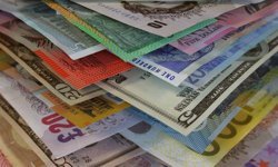 Sterlin 59,35 TL, euro 51,70 TL, dolar 44,85 TL'den işlem görüyor