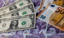 Sterlin 60,10 TL, euro 52,20 TL, dolar 44,85 TL'den işlem görüyor