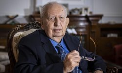 Türk Siyasetinde Bir Dönem Sona Erdi: Cindoruk Vefat Etti