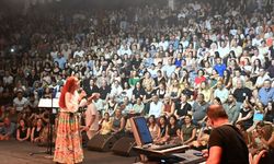 Güzelyurt Portakal Festivalinde Leman Sam sahne aldı